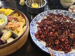 -黄桷树曹家私房菜(江与城店)
