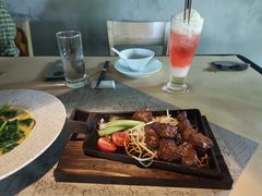 -穹六人间 people 6(岳阳路店)