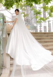 -Lady  Jane高端婚纱礼服馆