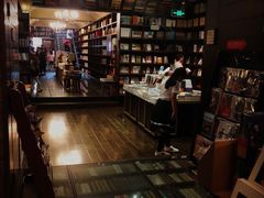 -钟书阁(松江泰晤士小镇店)