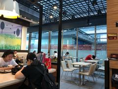 大堂-麦当劳(宁波火车高铁站店)