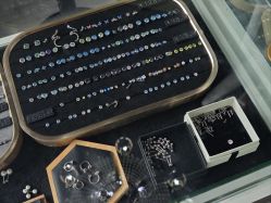 -龙之吻专业刺青·手工耳洞·纹身去色