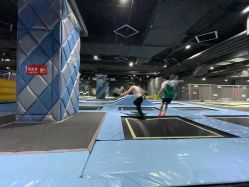 -反弹蹦床公园·亲子乐园·团建·派对(青岛融创茂店)