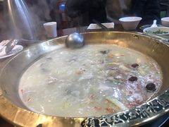 -颜氏双江清水鱼一养身火锅(磁器口店)