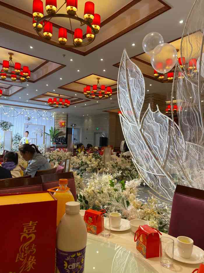 双天酒家-"今天跟公司同事一起在双天酒家聚会～环境真.