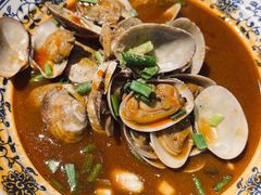 -爆炸头阿姨小四川正宗川味小吃(无任何分店)