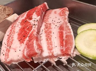 生菜免费 泡菜免费续 龙之梦的这家烤肉真的很不错