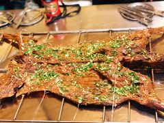 -茅草房·河畔园林火锅