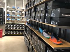 -UNDER ARMOUR(新燕莎奥莱店)