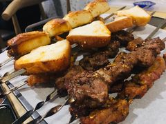 月半松板肉-月半小炉焖烤