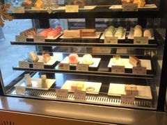 面包甜点陈列柜-麦当劳(静安寺店)