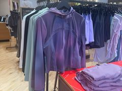 -lululemon(上海浦东IFC店)