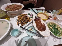 -梅利汴京烤鸭•开封豫菜地标店(东大街店)
