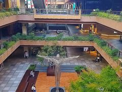 -瑞虹新天地月亮湾