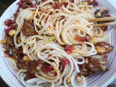 -歹歹的加个面过油肉拌面