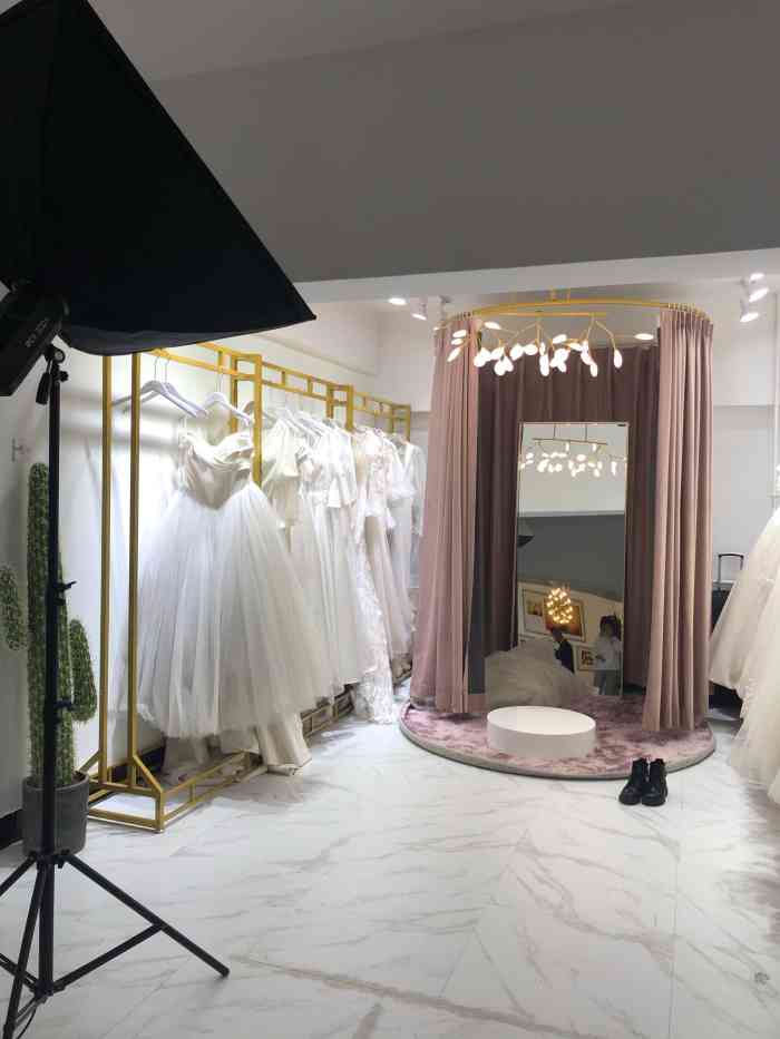 原色摄影私人定制品质婚纱店(西安店)