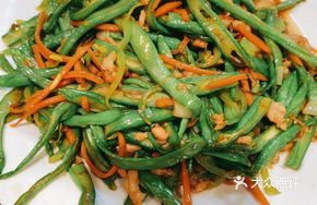 Shredded Pork with Kidney Bean Strips