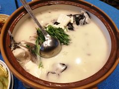 浓汤鱼头-老淳安—伴山伴湖(千岛湖开元度假村店)