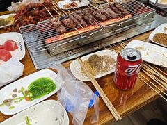 -哈尔滨小酒馆·鲜肉现穿自助烧烤(康新花园店)