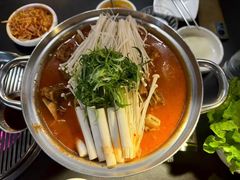 -朱光玉火锅馆(龙阳广场店)