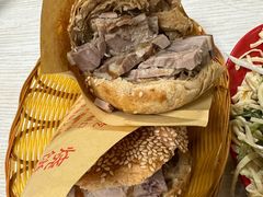 -洪峰浩老北京烧饼夹肉(角门路店)
