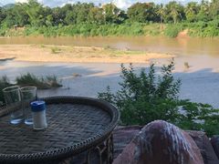 -乌托邦酒吧和餐厅