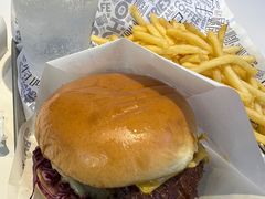 -TRIPS BURGER(大钟寺店)