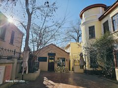 -荒岛书店(黄县路店)