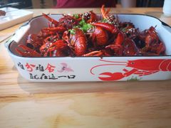 油焖小龙虾-泰山王老三串旗舰店(万达店)