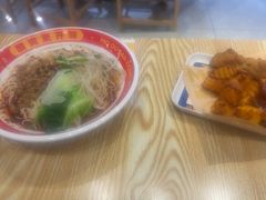 -魔都三兄弟酸辣粉·蘸卤炸串(虹桥万科店)