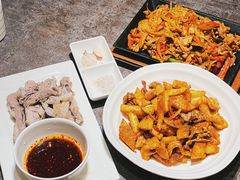 手抓羊腿肉-贯贯吉·清真餐厅(浙江中路店)