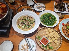 -老滇山寨•云南特色菜•地方菜•民族风情歌舞表演(金碧店)
