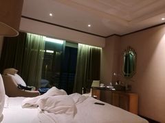 -永恒朗悦酒店(南宁动物园广西大学地铁站店)