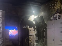-暴风岛沉浸式体验馆(百联世纪店)