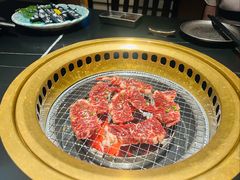 -山川小町·极番烧肉(新地假日广场店)