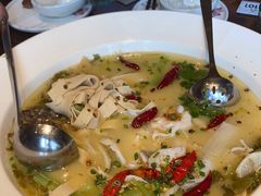 -渔见·精品川菜·老坛酸菜鱼(大朗店)