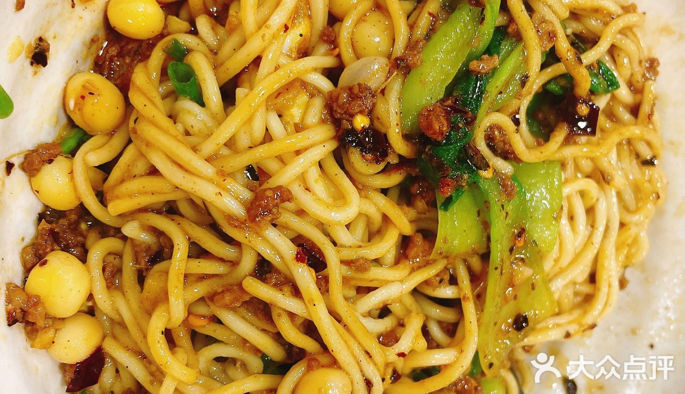 海椒是焦油海椒，很入味，放点醋，拌起来，边吃边拌