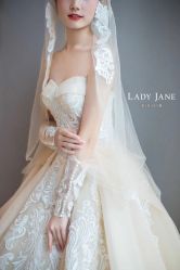 -Lady  Jane高端婚纱礼服馆