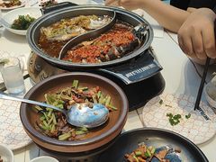 -阿瓦山寨·湘菜现炒·剁椒鱼头王(咸阳总店)