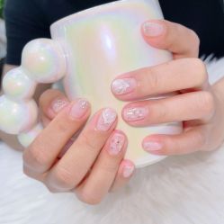 -七彩虹美甲美睫 半永久