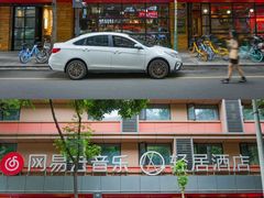 -成都太古里总府王府井亚朵X酒店