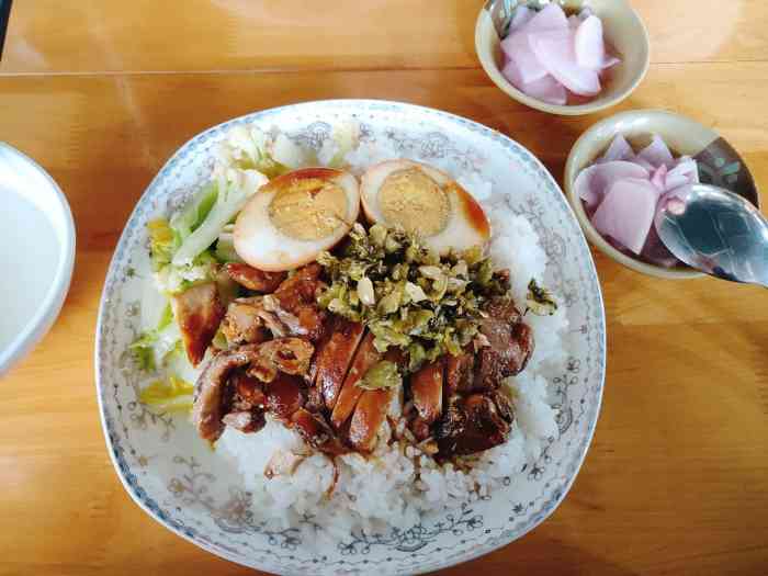 潮汕隆江豬腳飯-