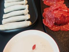 -鲜入唯煮·港式海鲜牛肉火锅(金宝街店)