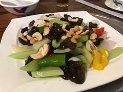 荷塘月色-酱皇乳鸽(富威大厦B座店)