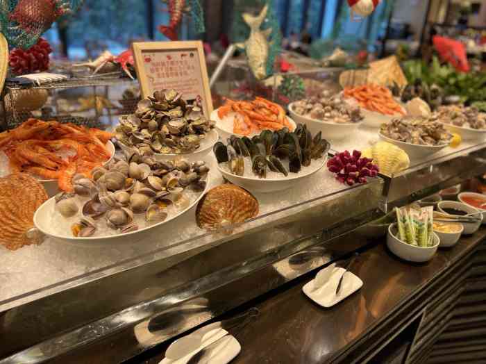 广州w酒店·标帜自助餐厅-"自助餐哪里都是差不多,服务还可以!