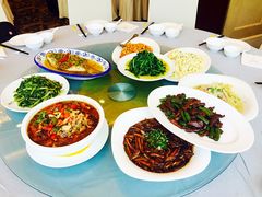 -山明水秀大饭店