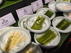 -雍容荟帝王蟹活龙虾展台自助(IFS黑金店)