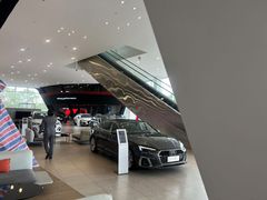 -上海永达奥诚奥迪4S店(申江路店)