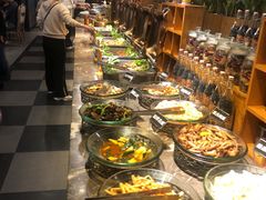 自助取餐区-大山炭火烤肉自助(百盛步行街广场店)