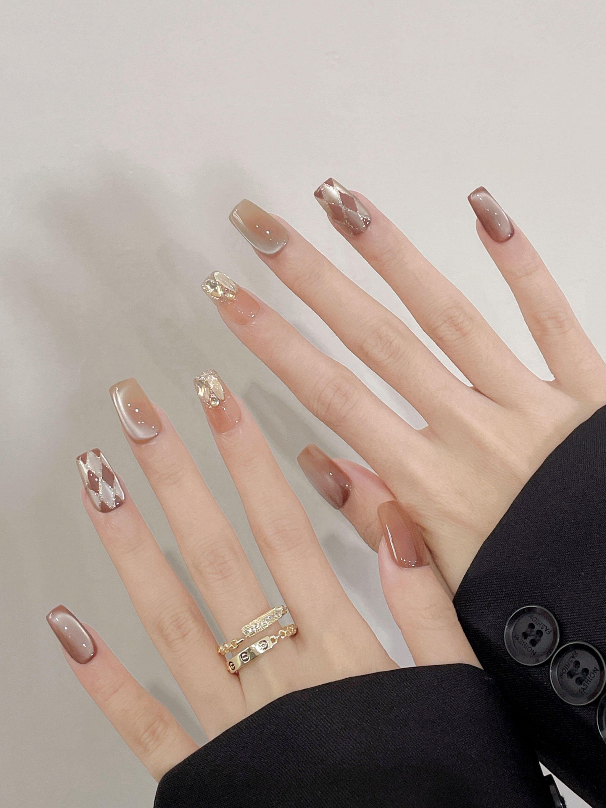 秋冬菱格显白美甲